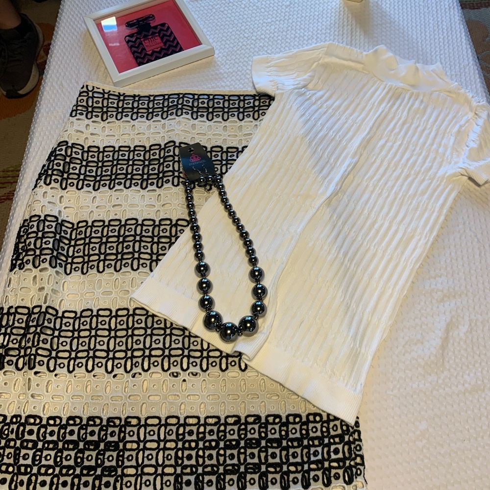 Banana Republic White and Black Skirt Set